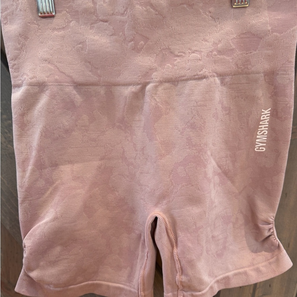 Gymshark Women's size S Scrunch Blush Bike Shorts 🌸